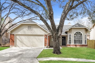 8031 FOREST ASH Live Oak, TX 78233